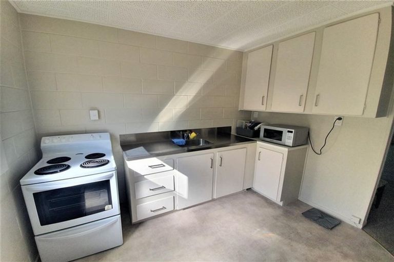 Photo of property in 15 Grande Vue Road, Papatoetoe, Auckland, 2025