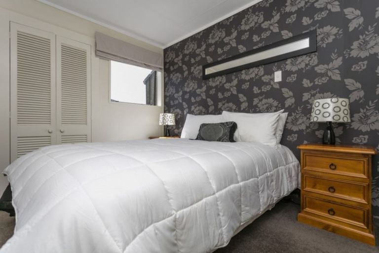 Photo of property in 24 Larkins Street, Helensburgh, Dunedin, 9010