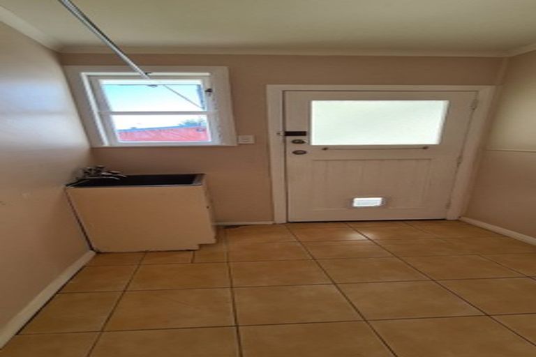 Photo of property in 21 Carlisle Street, Milson, Palmerston North, 4414