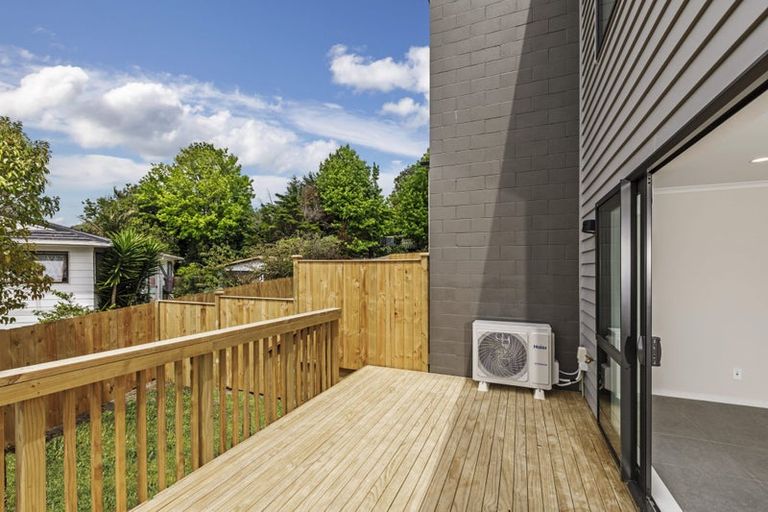 Photo of property in 10a Neilon Place, Northcross, Auckland, 0632