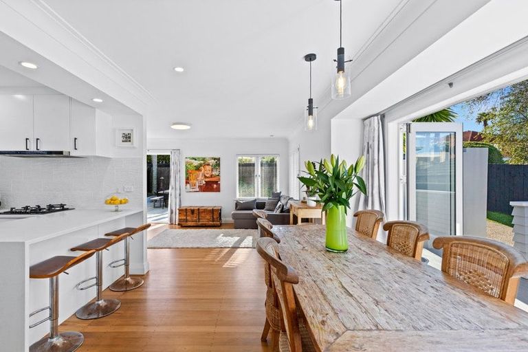 Photo of property in 1/20 Huron Street, Takapuna, Auckland, 0622