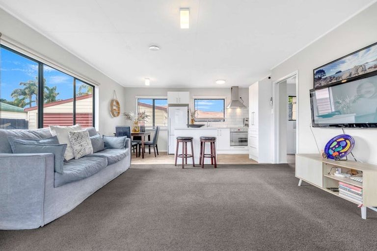 Photo of property in 8a Novelle Grove, Papamoa Beach, Papamoa, 3118