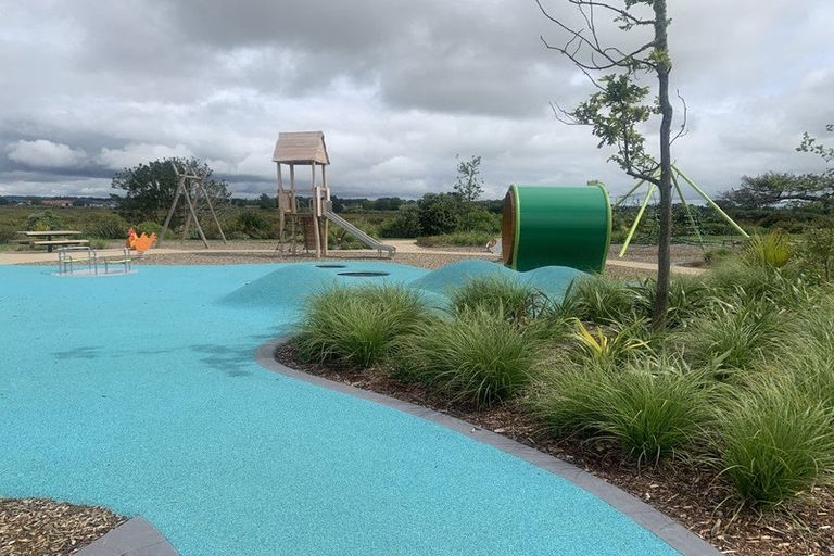 Photo of property in 245 Park Estate Road, Karaka, Papakura, 2113