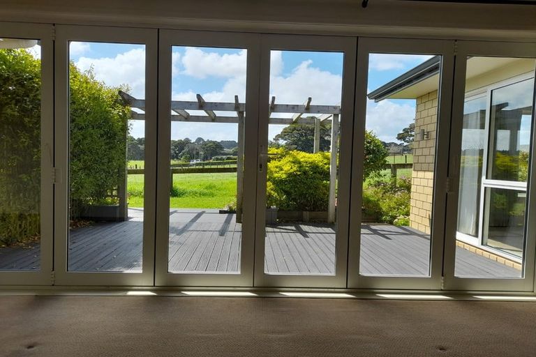 Photo of property in 84 Kidd Road, Waiuku, 2682