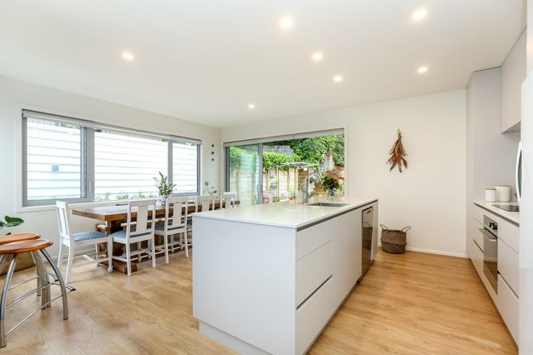 Photo of property in 4 Mackillop Way, Brooklands, New Plymouth, 4310