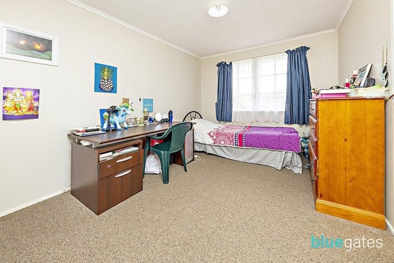 Photo of property in 6 Joanne Place, Rosehill, Papakura, 2113