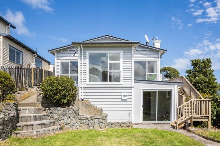 Photo of property in 78 Bayview Road, Paremata, Porirua, 5024