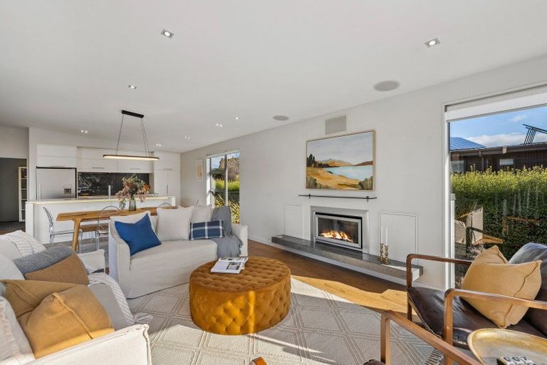 Photo of property in 73 Oregon Drive, Kelvin Heights, Queenstown, 9300