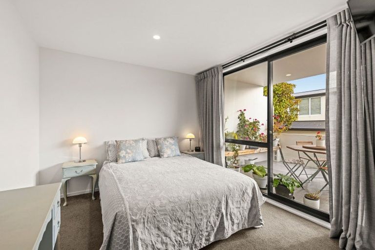 Photo of property in 2/55 Carlton Mill Road, Merivale, Christchurch, 8014