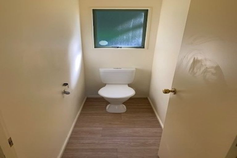 Photo of property in 85 Fairclough Road, Beach Haven, Auckland, 0626