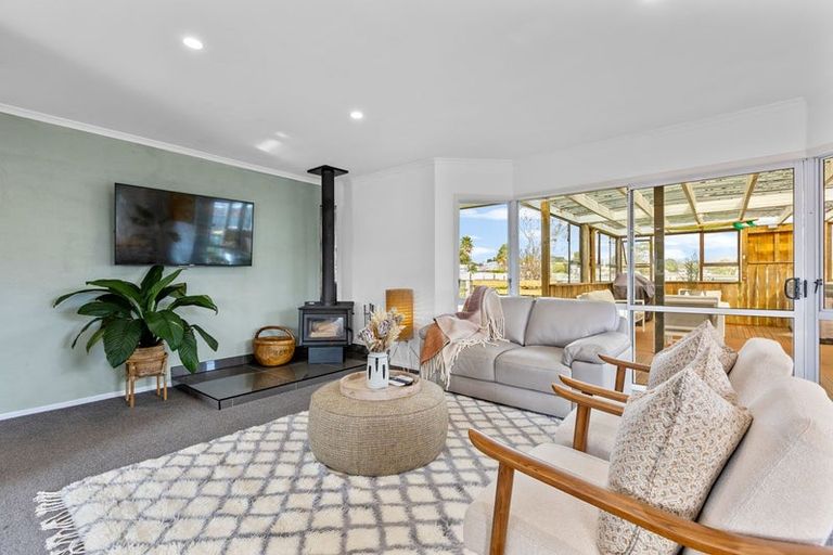 Photo of property in 7b Beach Road, Omata, New Plymouth, 4374