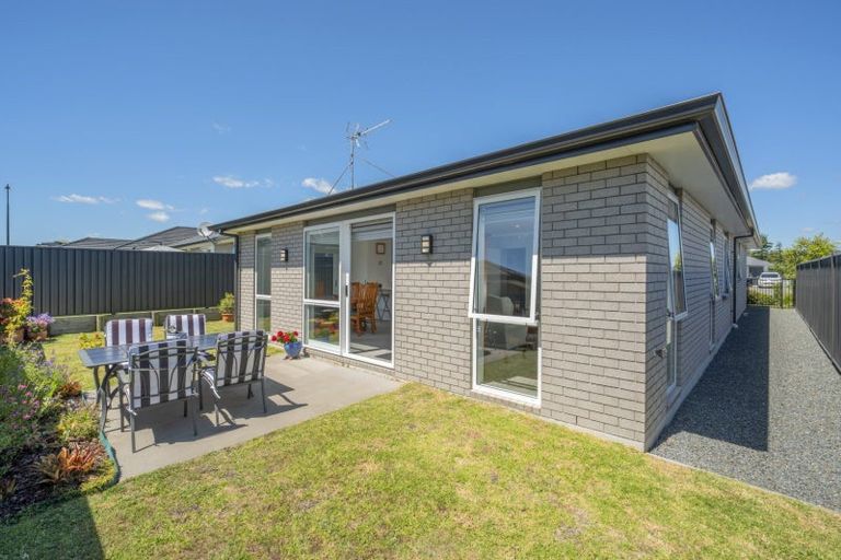 Photo of property in 8 Pioneer Crescent, Omokoroa, 3114