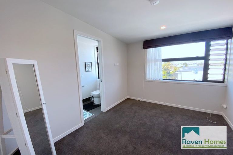 Photo of property in 8/4165 Great North Road, Glen Eden, Auckland, 0602