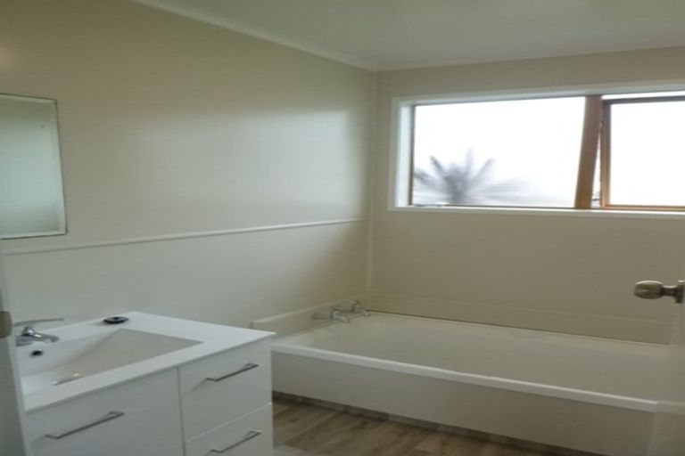 Photo of property in 43 Urlich Drive, Ranui, Auckland, 0612