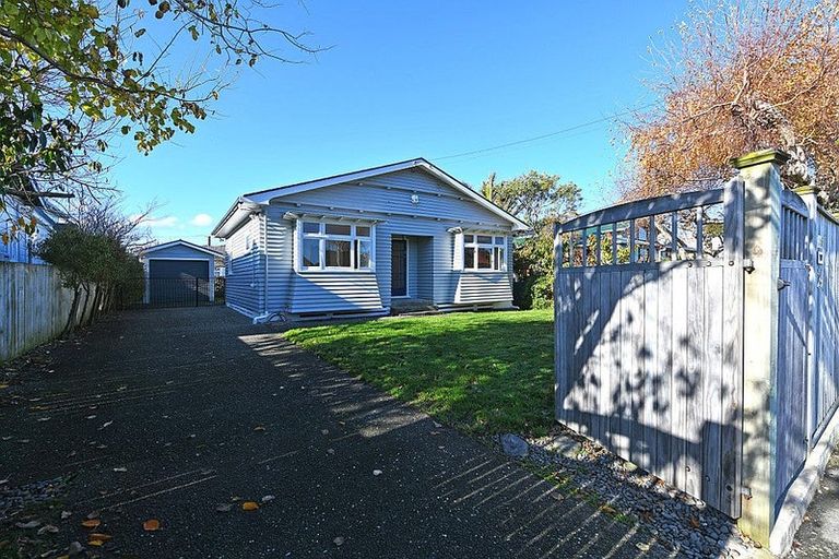 Photo of property in 24 Fitzherbert Street, Alicetown, Lower Hutt, 5010