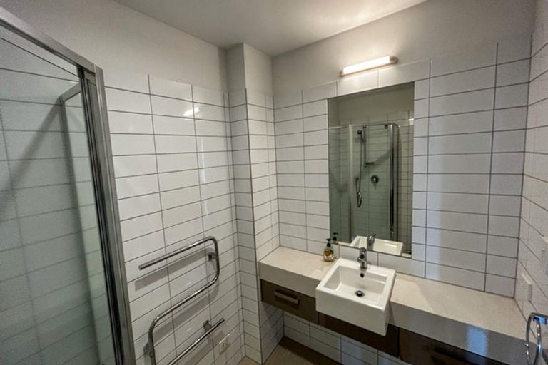 Photo of property in Bella Vista, 2d/84 Gunner Drive, Te Atatu Peninsula, Auckland, 0610