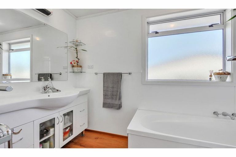 Photo of property in 75 Kowhai Avenue, Rangiora, 7400