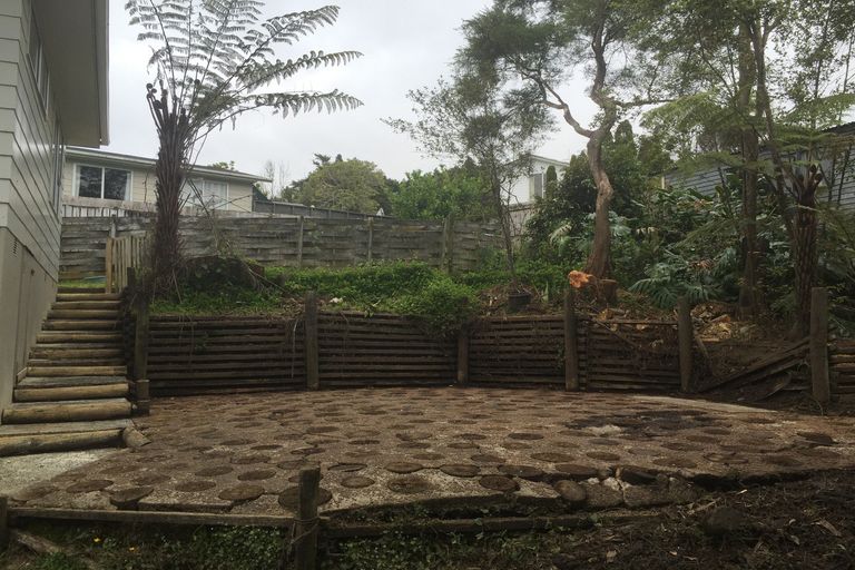 Photo of property in 4 Stallard Place, Glen Eden, Auckland, 0602