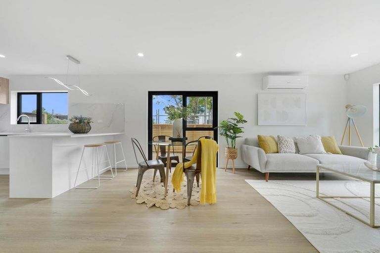 Photo of property in 14b Friesian Drive, Mangere, Auckland, 2022