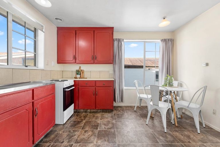 Photo of property in 1/12 Shetland Street, Woolston, Christchurch, 8062