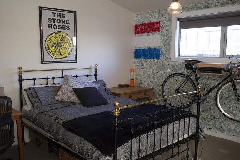 Photo of property in 15 Pukatea Street, Eastbourne, Lower Hutt, 5013