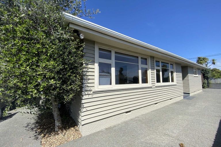 Photo of property in 11 Estuary Road, New Brighton, Christchurch, 8061