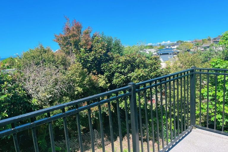 Photo of property in 2/881 East Coast Road, Northcross, Auckland, 0632