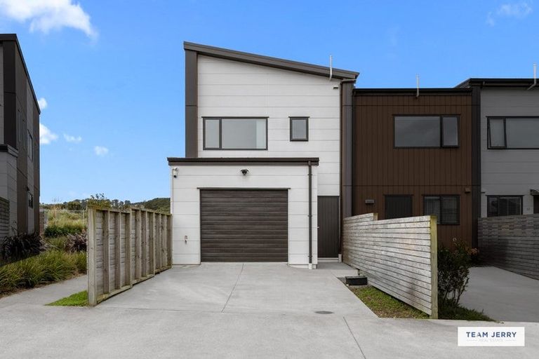 Photo of property in 27 Sun Orchid Avenue, Wiri, Auckland, 2104