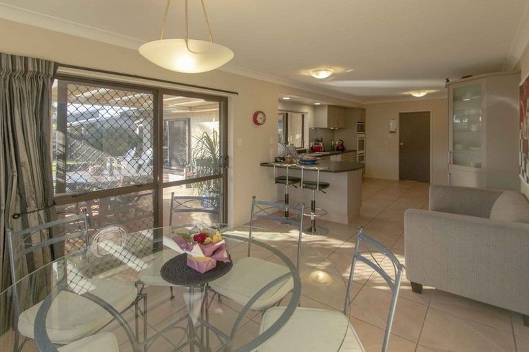 Photo of property in 18 Bishops Close, Greenmeadows, Napier, 4112