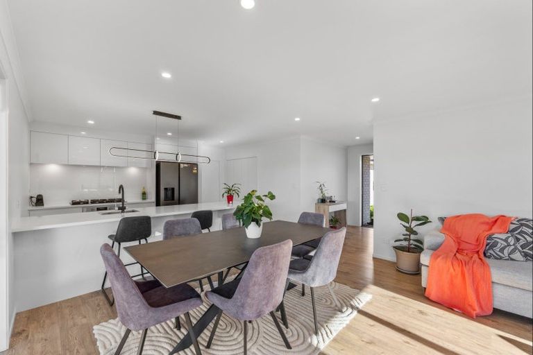 Photo of property in 31 Atutahi Street, Hurdon, New Plymouth, 4310
