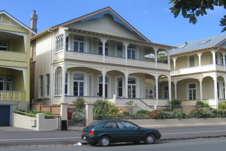 Photo of property in 1/5 King Edward Parade, Devonport, Auckland, 0624