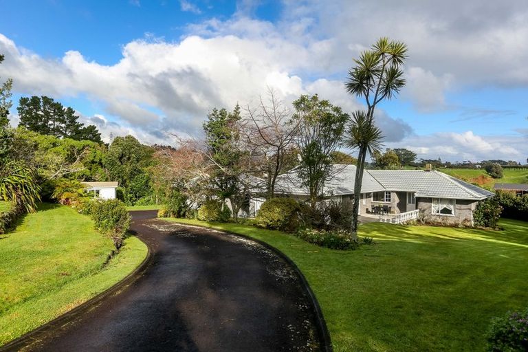 Photo of property in 5 Byron Place, Whalers Gate, New Plymouth, 4310