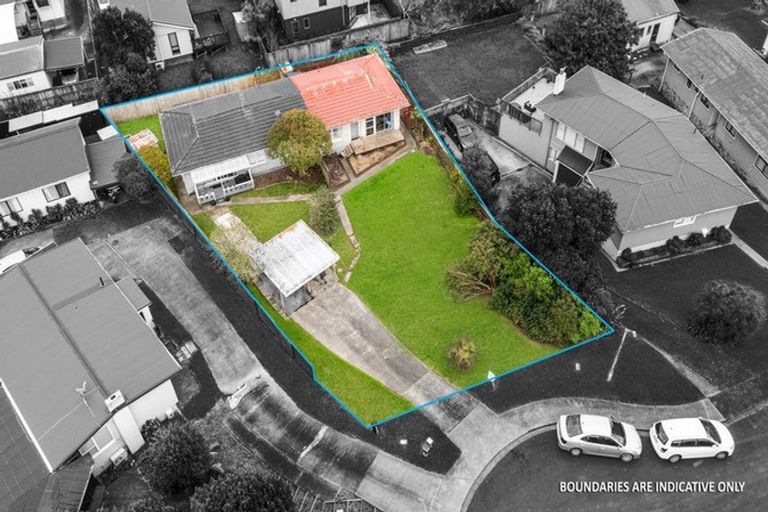 Photo of property in 2/13 Wykeham Place, Glenfield, Auckland, 0629