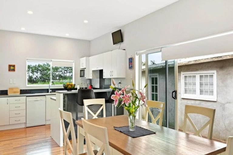 Photo of property in 86 Trig Road, Whenuapai, Auckland, 0618