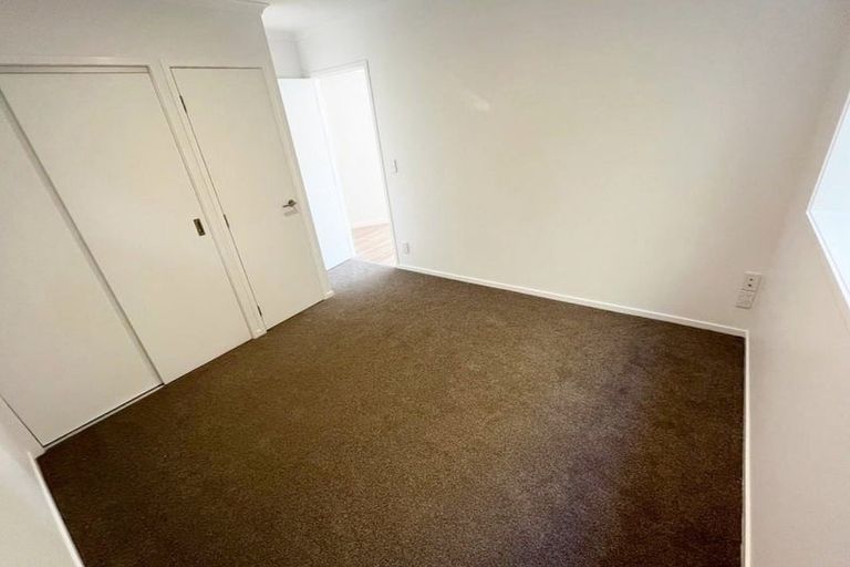 Photo of property in 37 Merriefield Avenue, Forrest Hill, Auckland, 0620