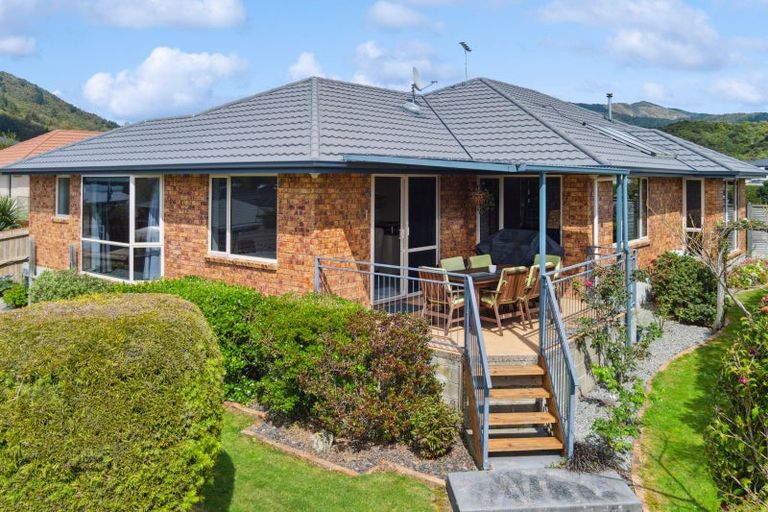 Photo of property in 19 Ranui Street, Waikawa, Picton, 7220