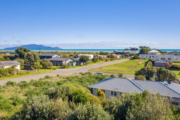 Photo of property in 52 Gawler Street, Te Horo Beach, Otaki, 5581