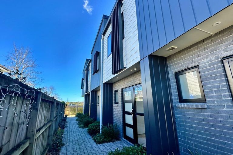 Photo of property in 5/644 Te Atatu Road, Te Atatu Peninsula, Auckland, 0610