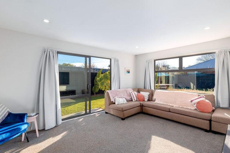 Photo of property in 15 Surrey Street, Linwood, Christchurch, 8062