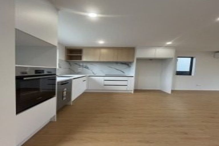 Photo of property in 28c Greenmeadows Avenue, Manurewa East, Auckland, 2102