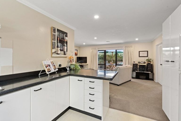 Photo of property in 68 Kapanui Road, Waikanae, 5036