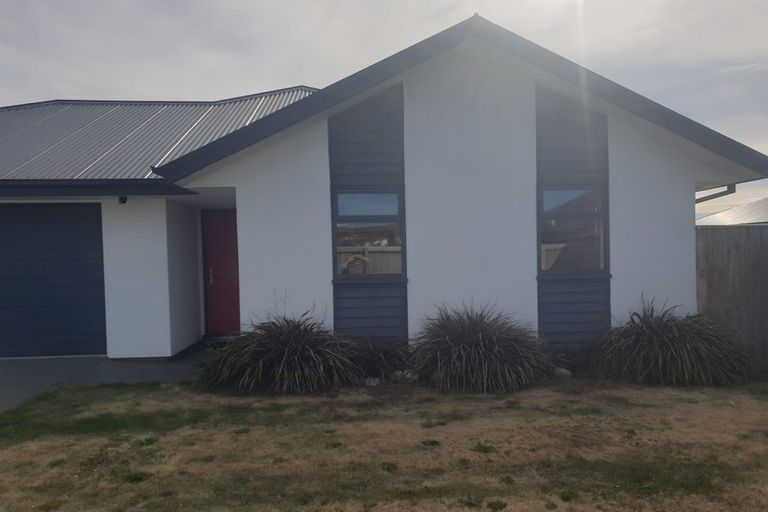 Photo of property in 55 Sequoia Way, Rangiora, 7400