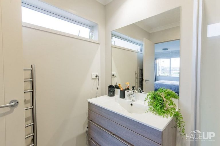 Photo of property in 4 Toheroa Street, Hobsonville, Auckland, 0616