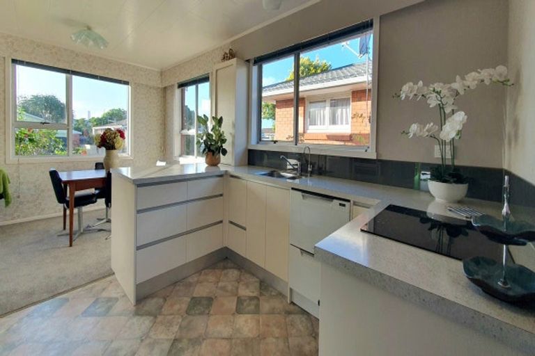 Photo of property in 9 Severn Place, Spotswood, New Plymouth, 4310