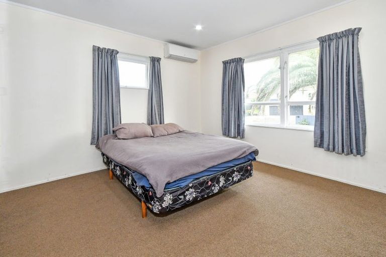 Photo of property in 78 Ray Small Drive, Pahurehure, Papakura, 2113