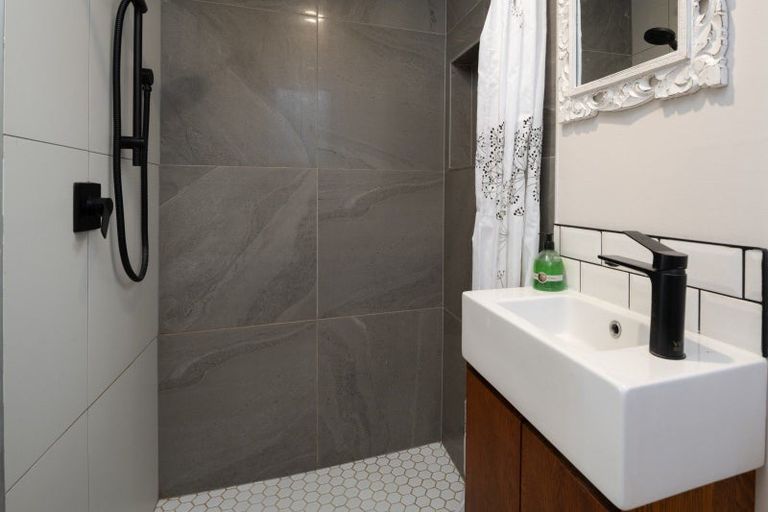 Photo of property in 7 Webster Place, Picton, 7220