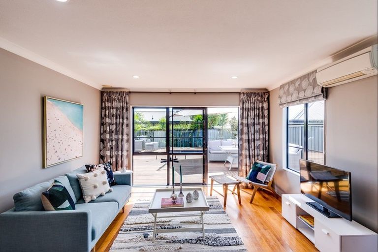 Photo of property in 14 Scott Place, Havelock North, 4130