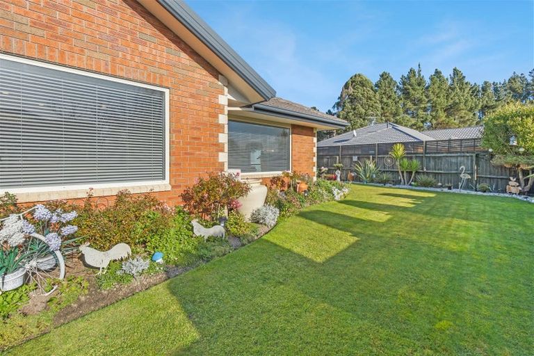 Photo of property in 5 Amoka Crescent, Parklands, Christchurch, 8083
