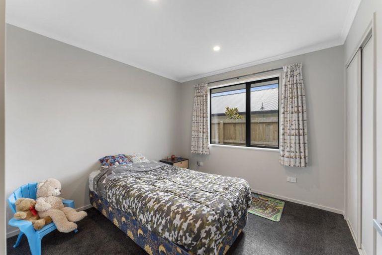 Photo of property in 20 Evelyn Crescent, Marshland, Christchurch, 8083