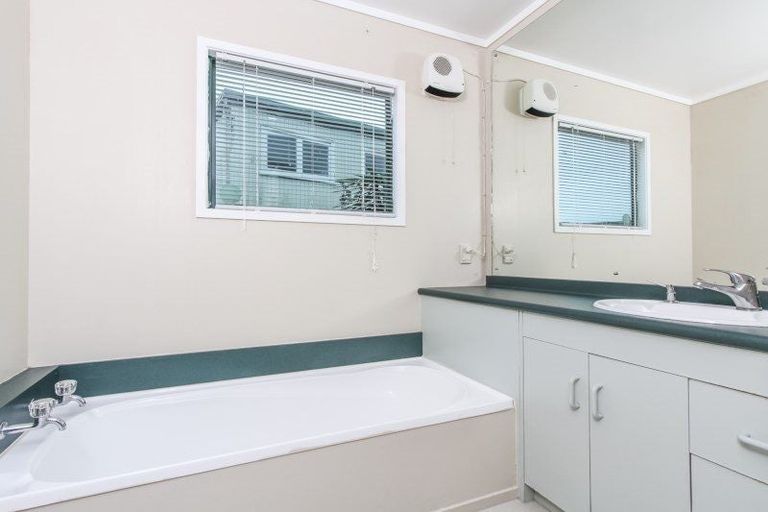 Photo of property in 1/12 Sorrel Crescent, Bucklands Beach, Auckland, 2012